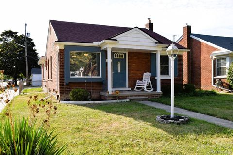 1136 18th Street Wyandotte City MI 48192