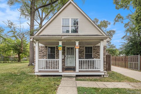 21056 Woodside Avenue Royal Oak Charter Township MI 48220