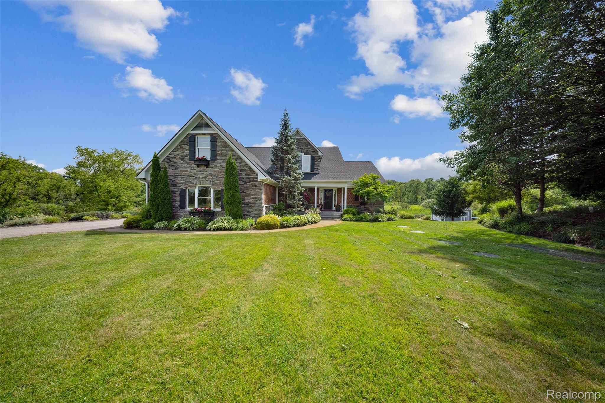 945 Gray Fox Court