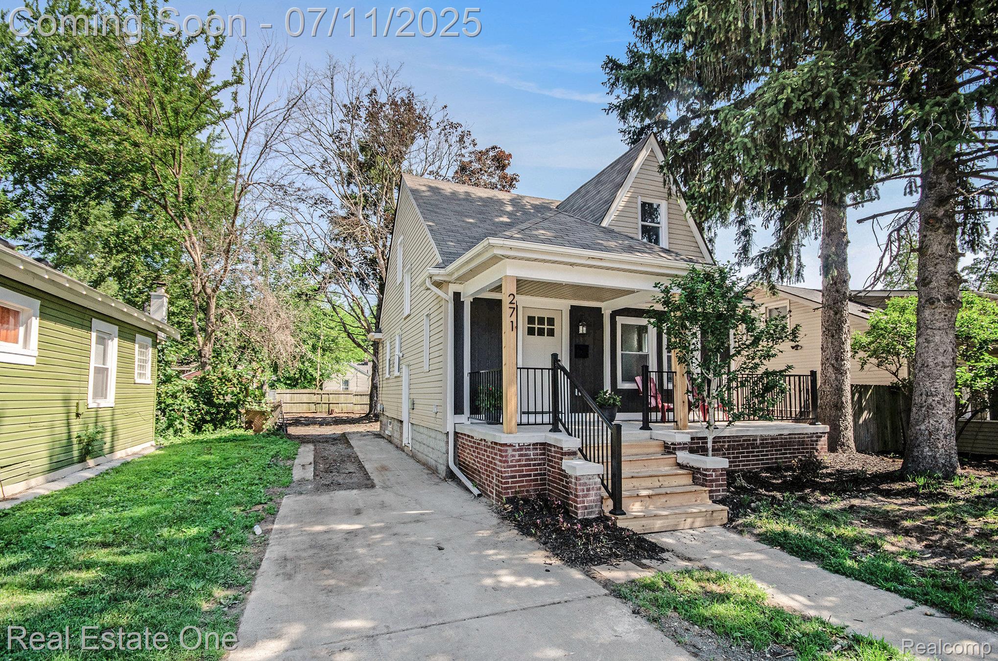 271 College Street
