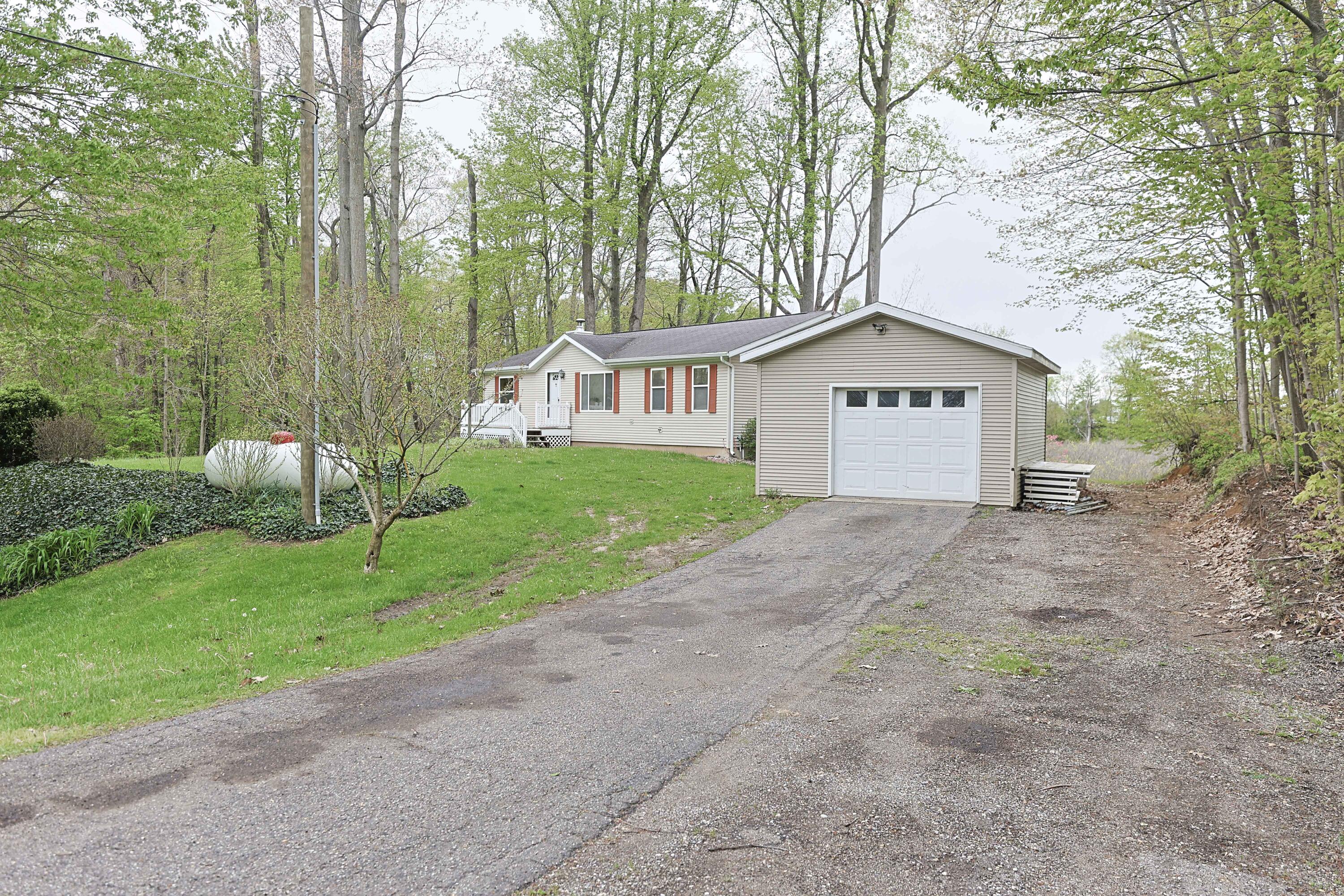 8497 Lake Road