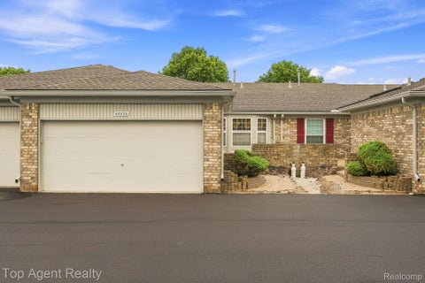 Photo of 48659 Sundance Court, Shelby Charter Township, MI 48315 (MLS # 20261052894)