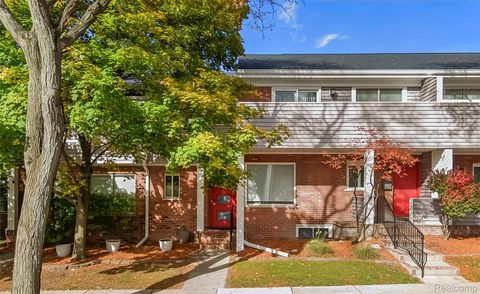 586 W Merrill Street Birmingham City MI 48009