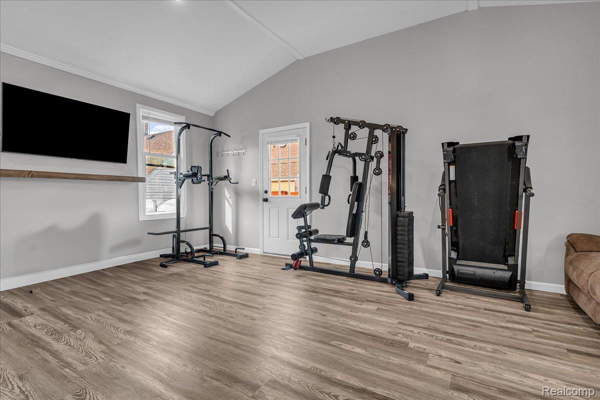 HamtramcK City, Michigan 48212, United States, 4 Bedrooms Bedrooms, ,3 BathroomsBathrooms,Residential,Pending,184716