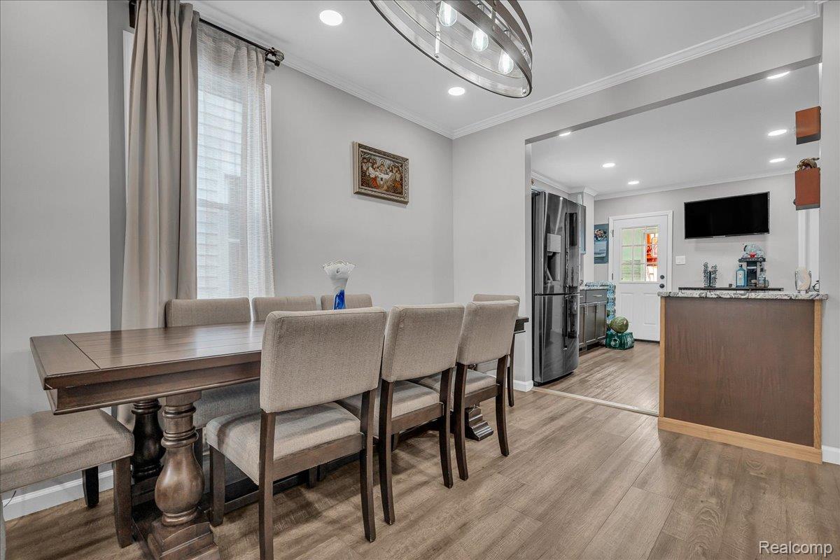 HamtramcK City, Michigan 48212, United States, 4 Bedrooms Bedrooms, ,3 BathroomsBathrooms,Residential,Pending,184716