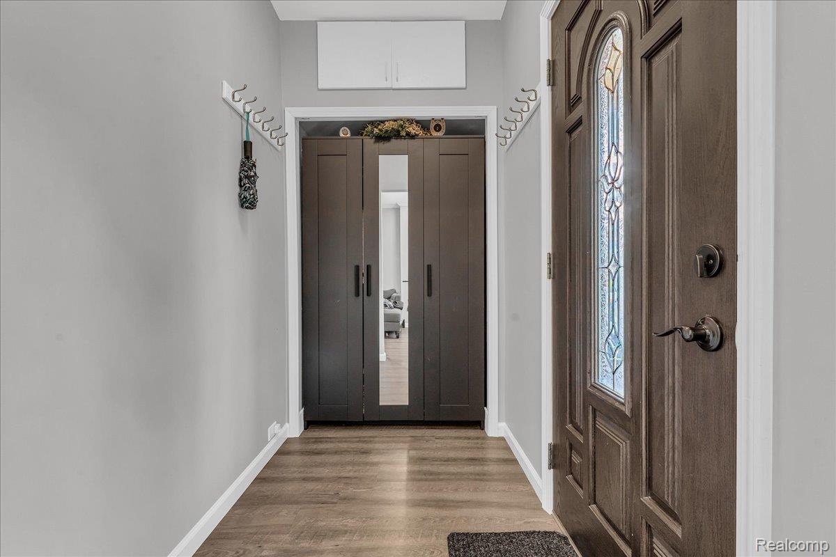 HamtramcK City, Michigan 48212, United States, 4 Bedrooms Bedrooms, ,3 BathroomsBathrooms,Residential,Pending,184716