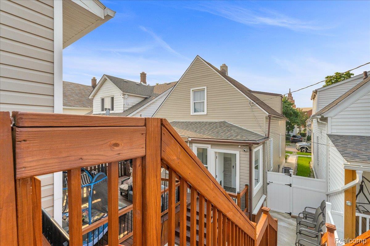 HamtramcK City, Michigan 48212, United States, 4 Bedrooms Bedrooms, ,3 BathroomsBathrooms,Residential,Pending,184716