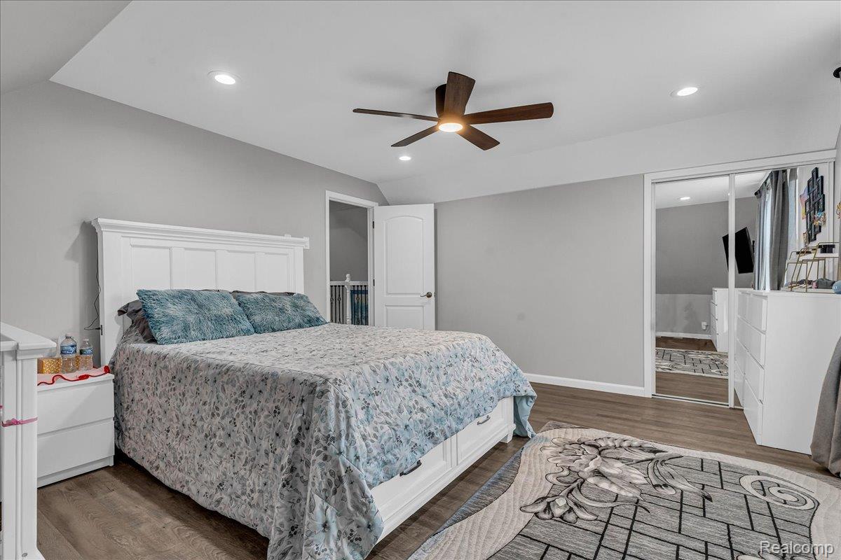 HamtramcK City, Michigan 48212, United States, 4 Bedrooms Bedrooms, ,3 BathroomsBathrooms,Residential,Pending,184716