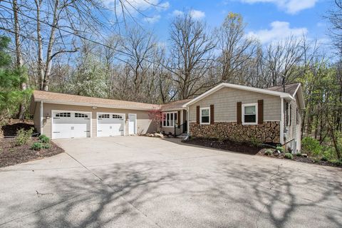 8134 Vergennes Street SE Ada Township Kent MI 49301