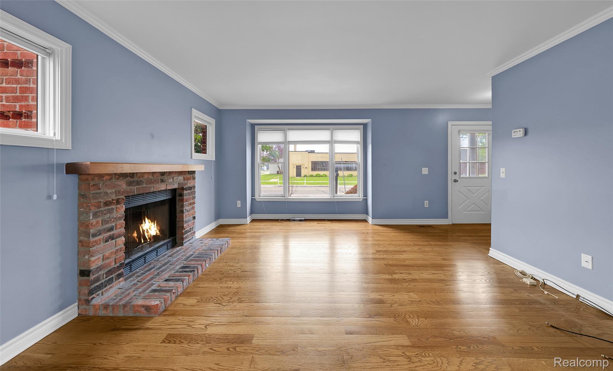 1053 WOODWARD Heights