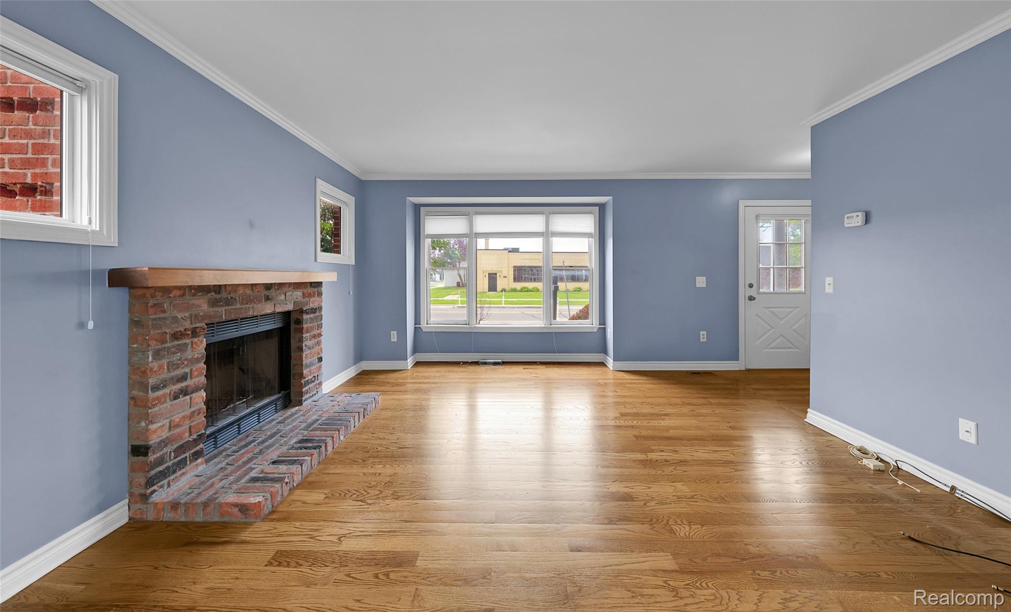 1053 WOODWARD Heights
