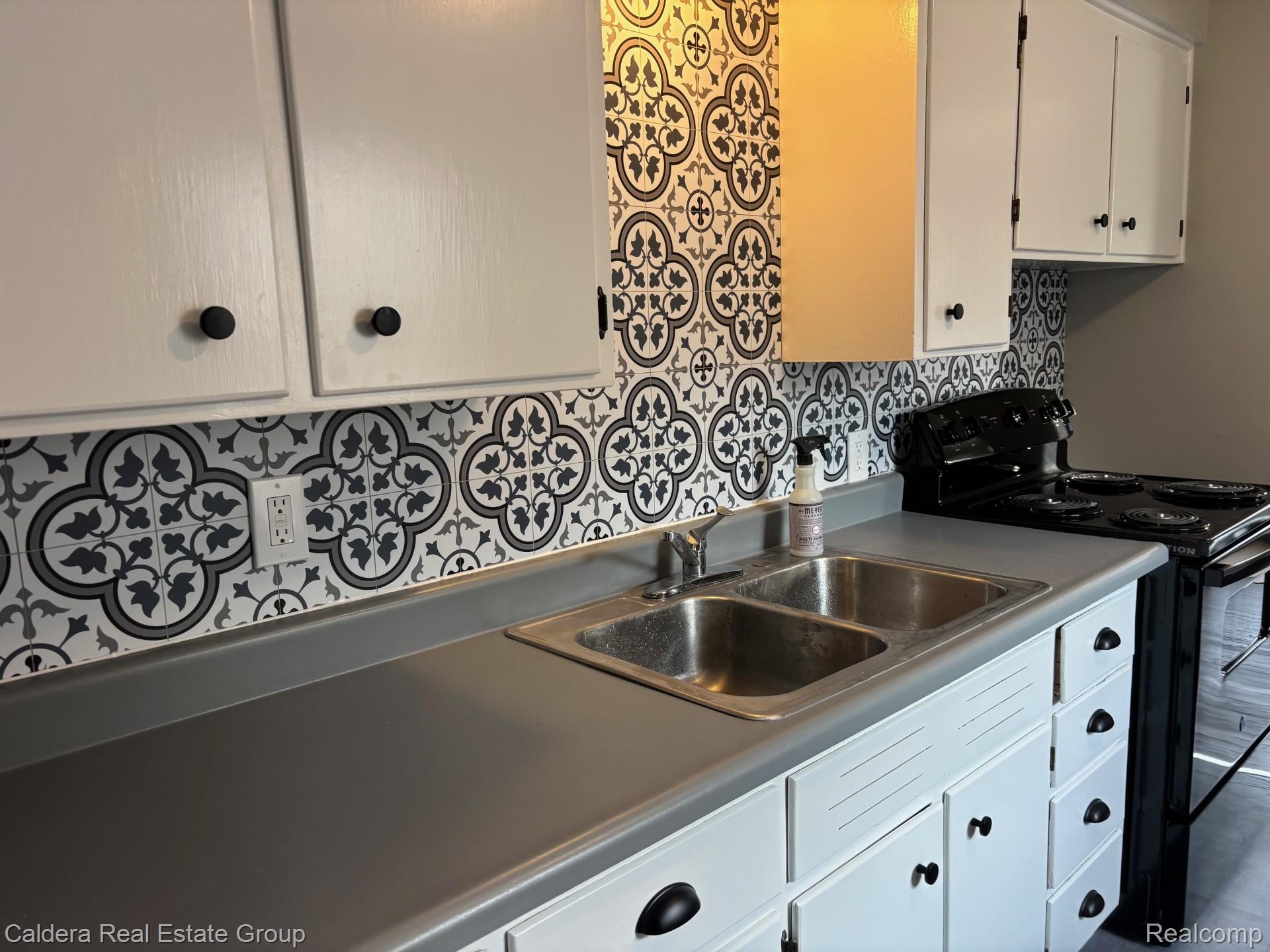 1506 Pettibone Avenue