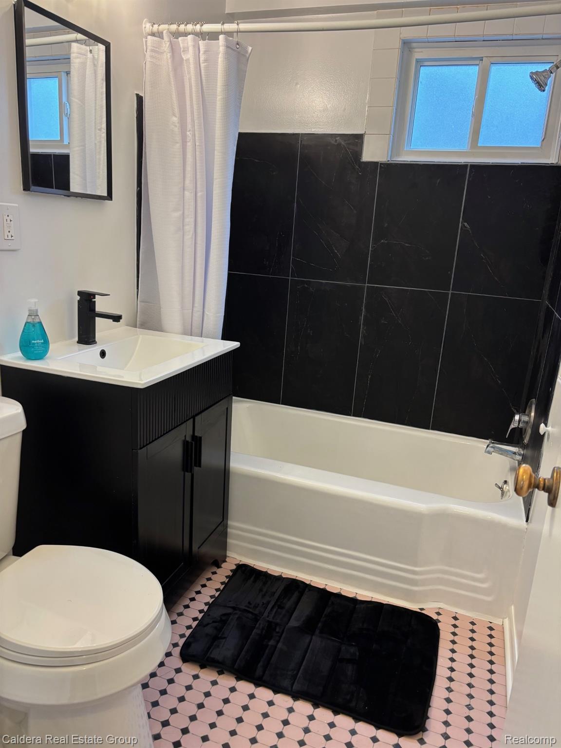 1506 Pettibone Avenue