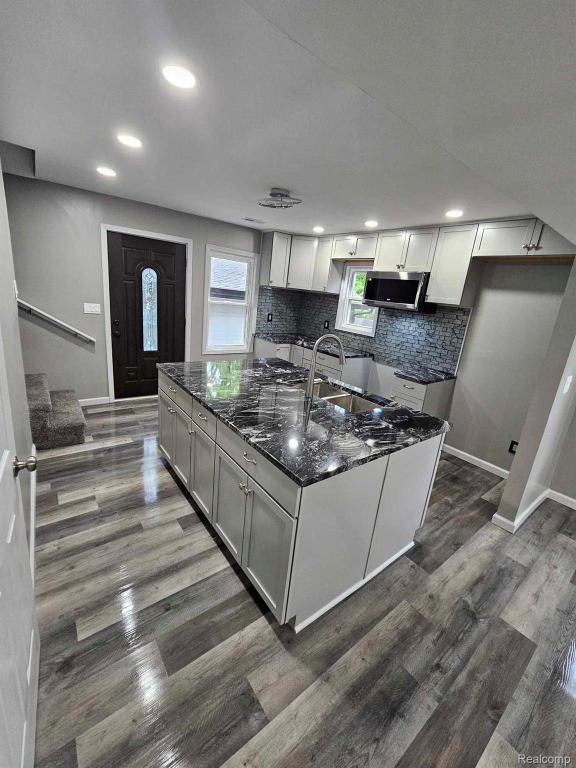 28541 Glenwood Street