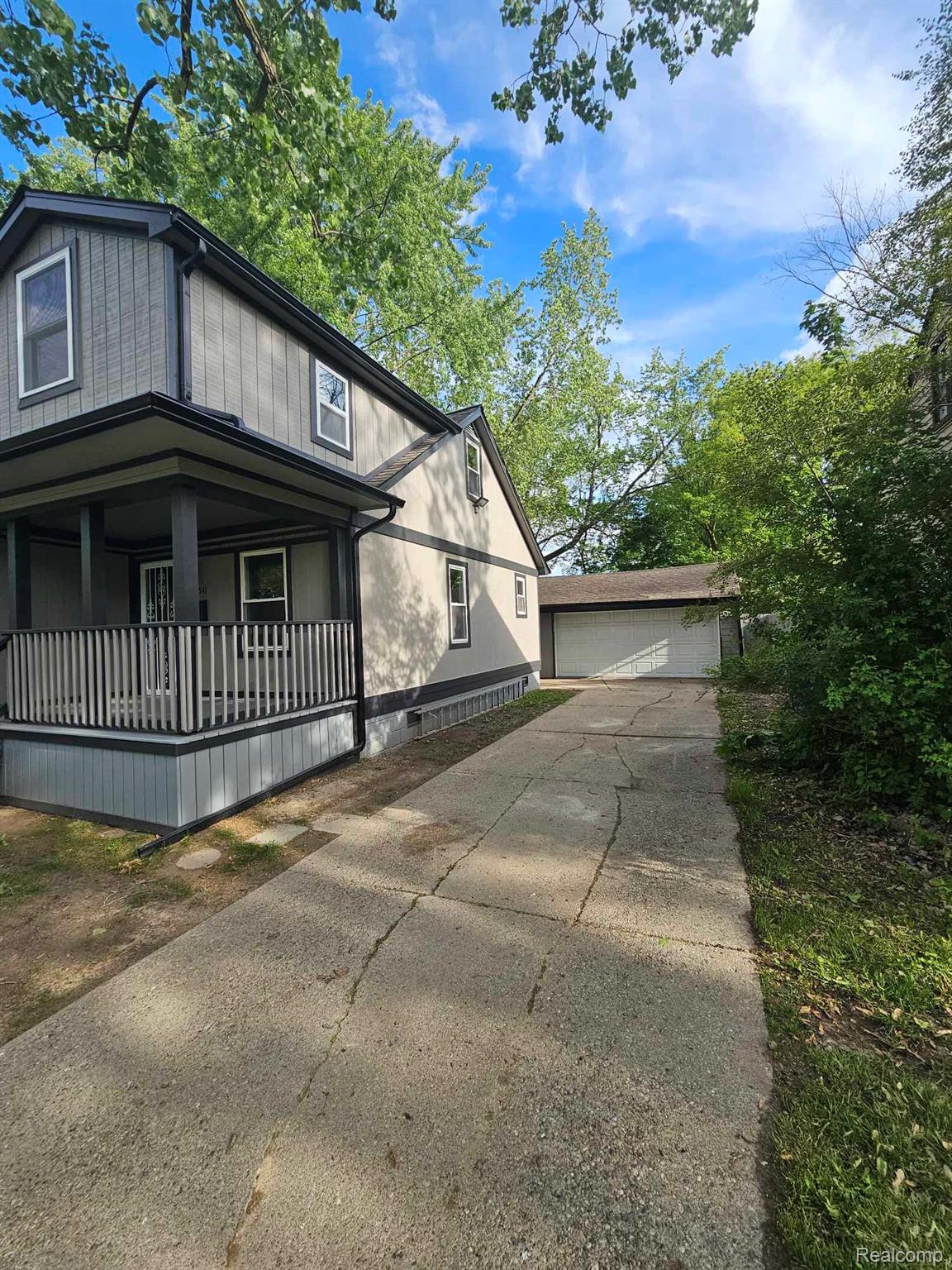 28541 Glenwood Street