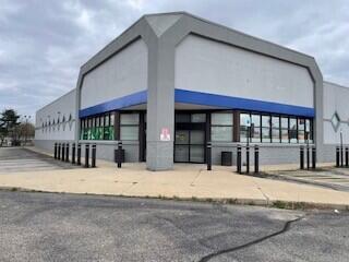1339 E Grand River