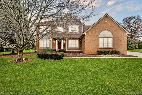 274 Carnoustie Highland Charter Township MI 48357