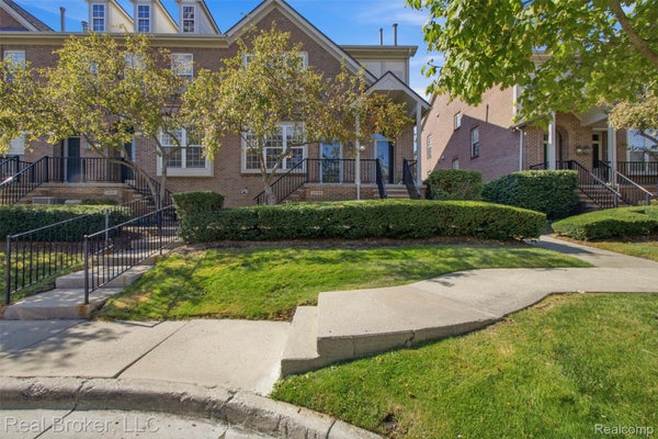 20189 RODEO CT, SOUTHFIELD, MI 48075 - Image 3fce3a1675e9835007797486b43fd65f/2261798948