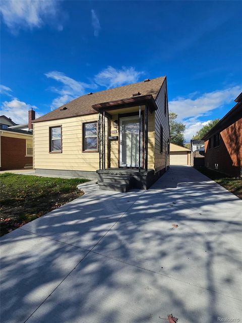 734 Highland Street Wyandotte City MI 48192