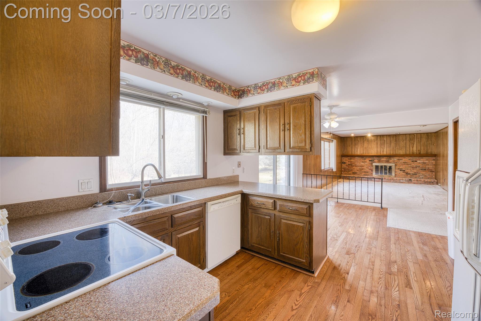 33120 Oak Hollow Street