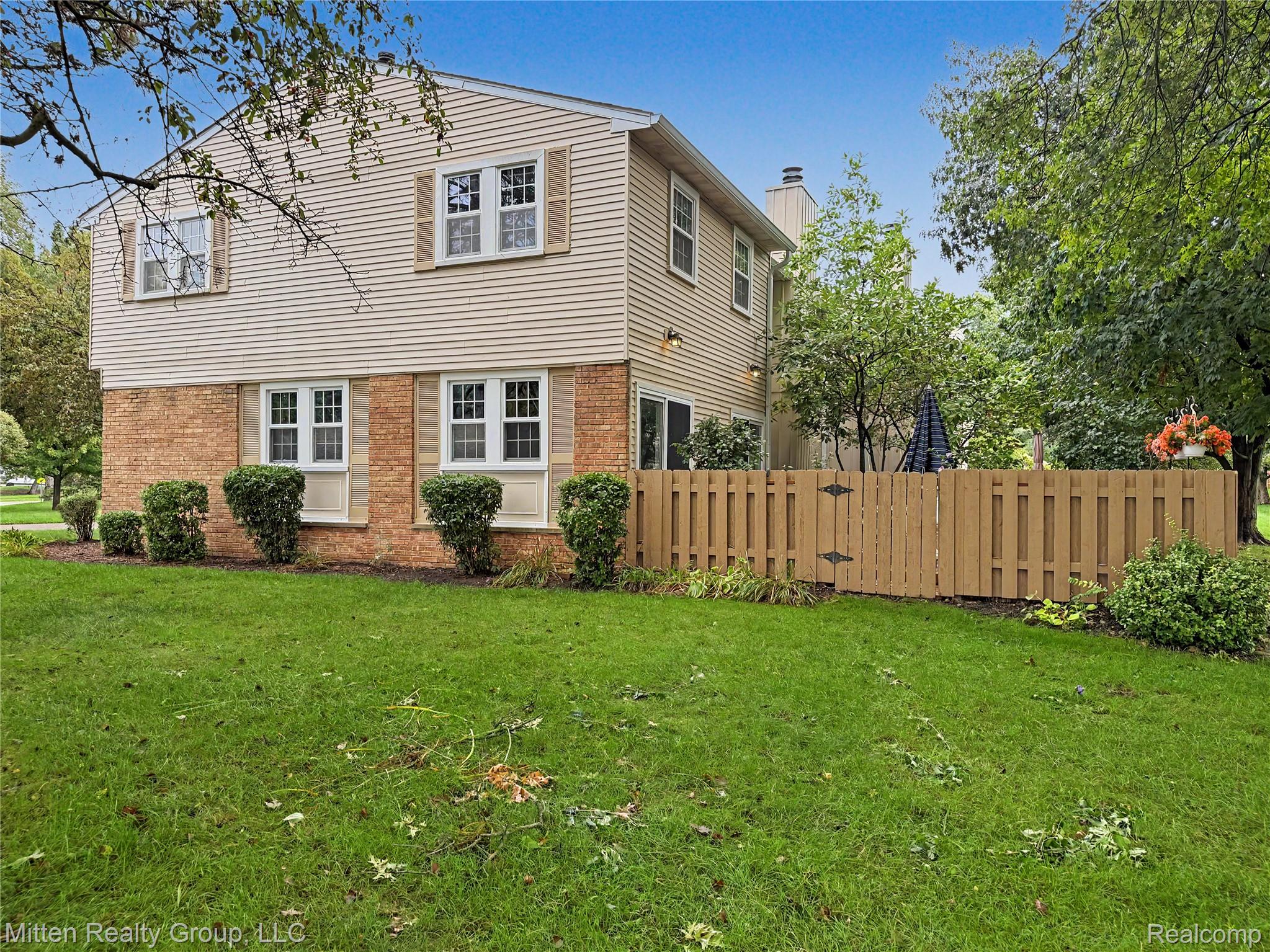 1699 Brentwood Drive