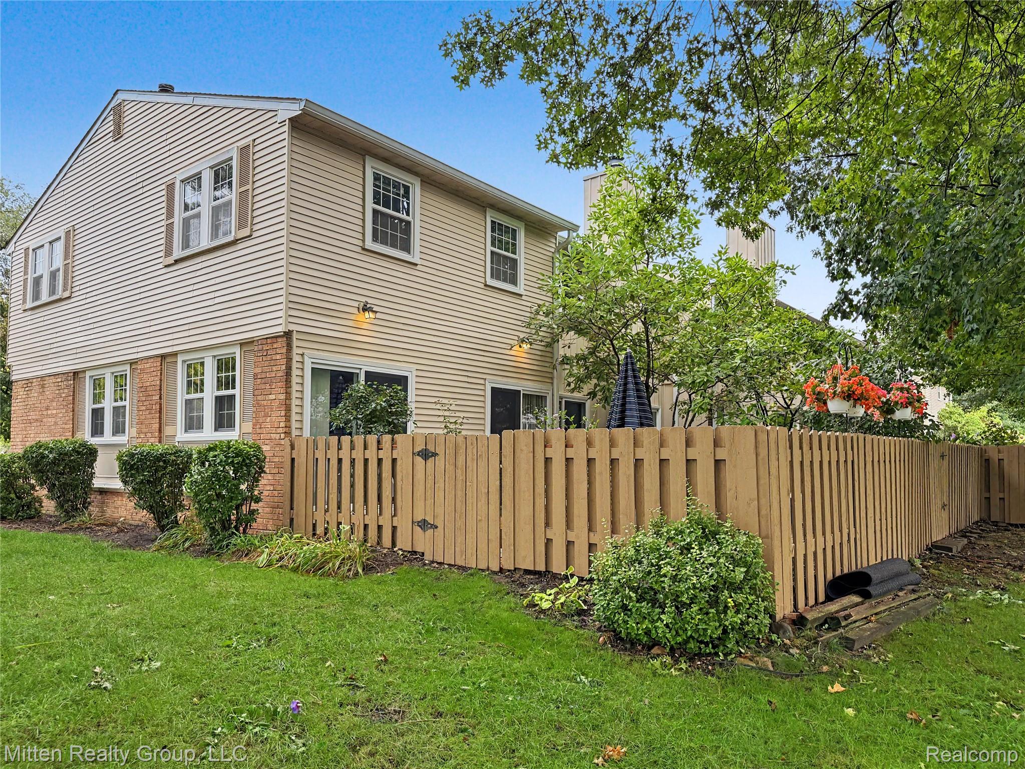 1699 Brentwood Drive