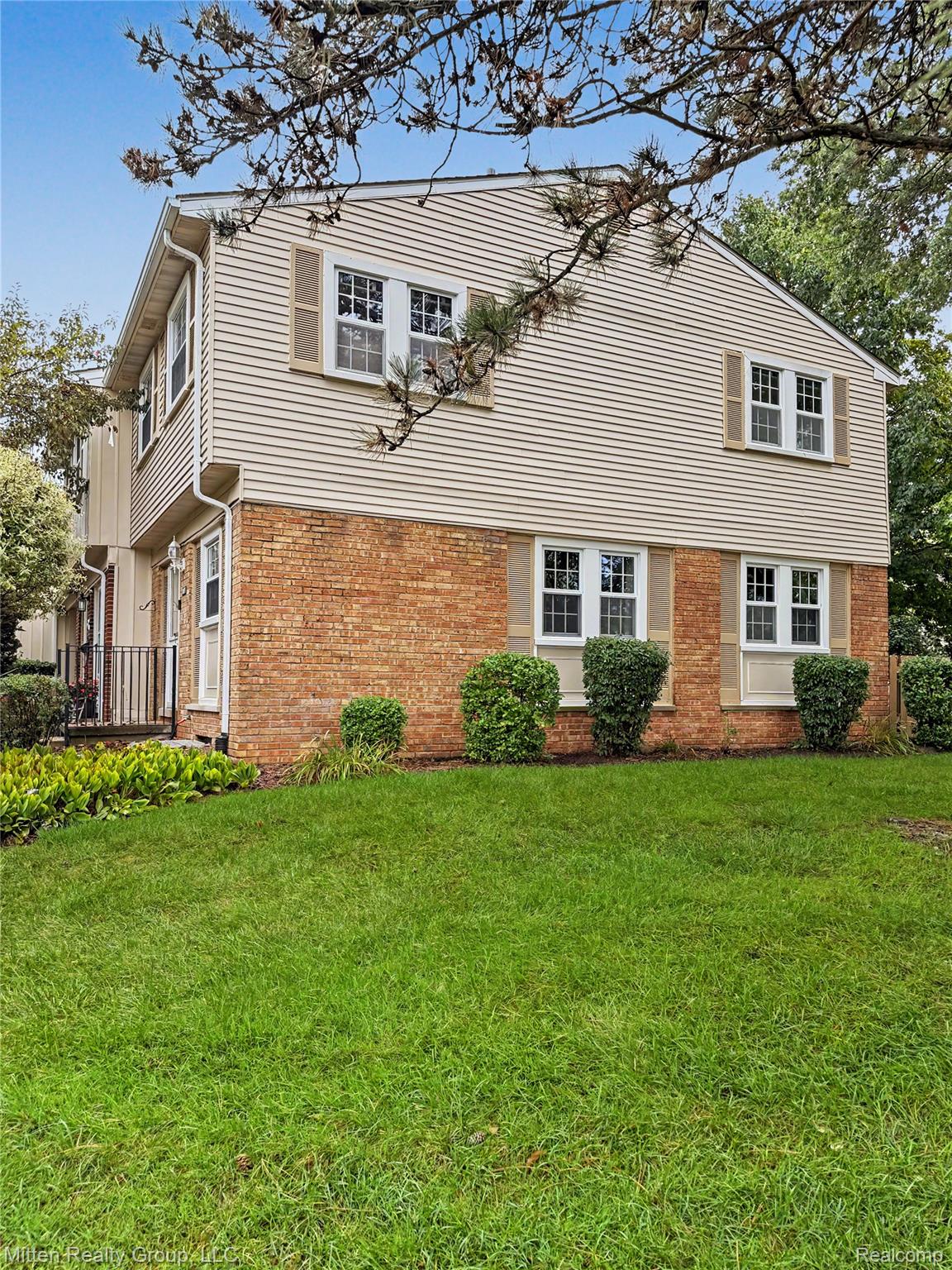 1699 Brentwood Drive