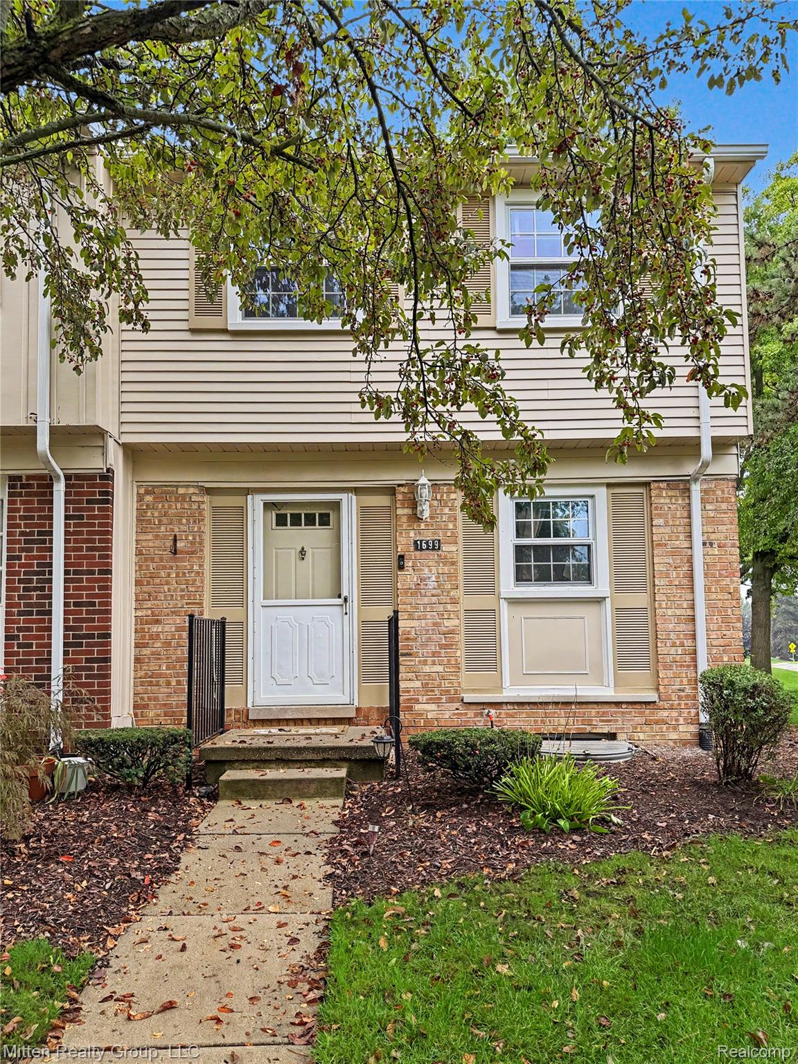 1699 Brentwood Drive