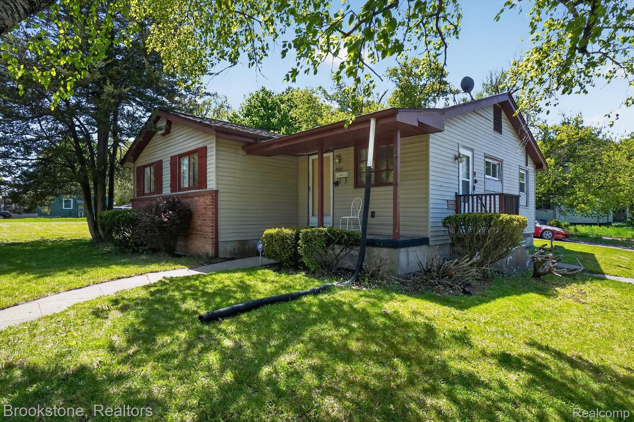 3921 Kellar Avenue
