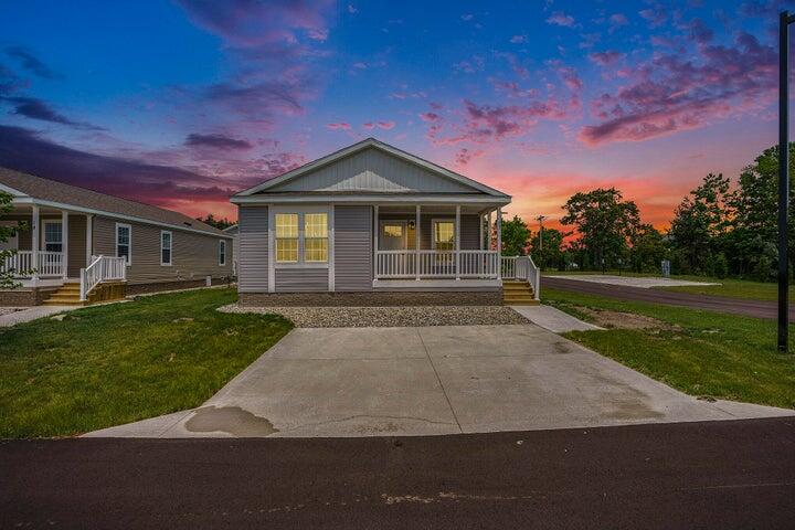 1283 E Ellis Road 13