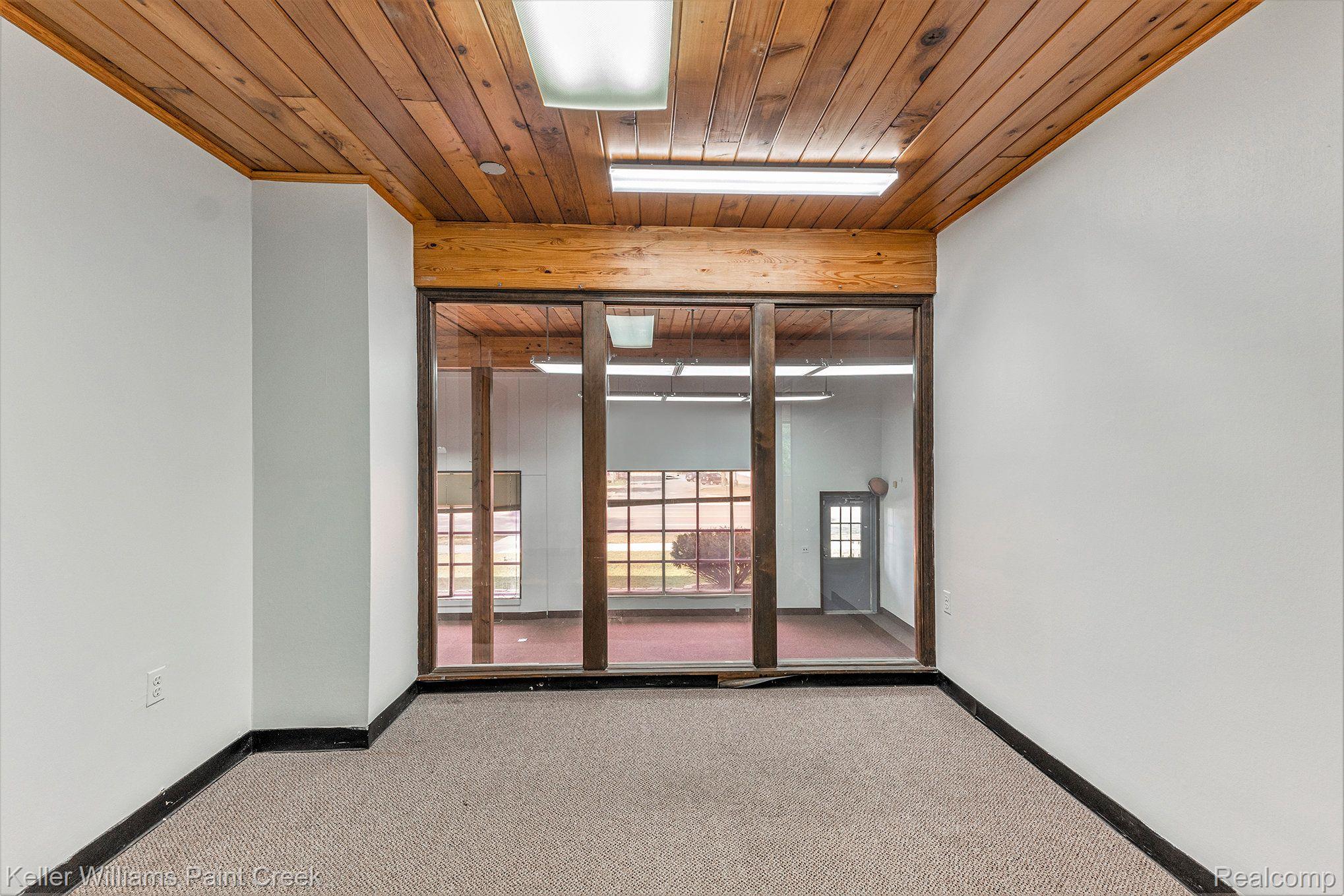 29920-29912 ORCHARD LAKE Road