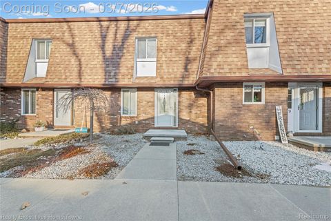 2636 Keewahdin Rd Road 10 Fort Gratiot Charter Township MI 48059