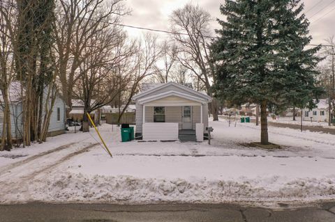 604 Spruce Street Mt Morris Township MI 48458