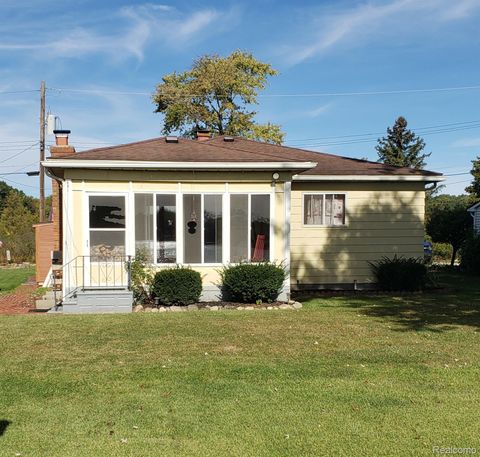 9560 Bluewater Drive Pinckney Village MI 48169