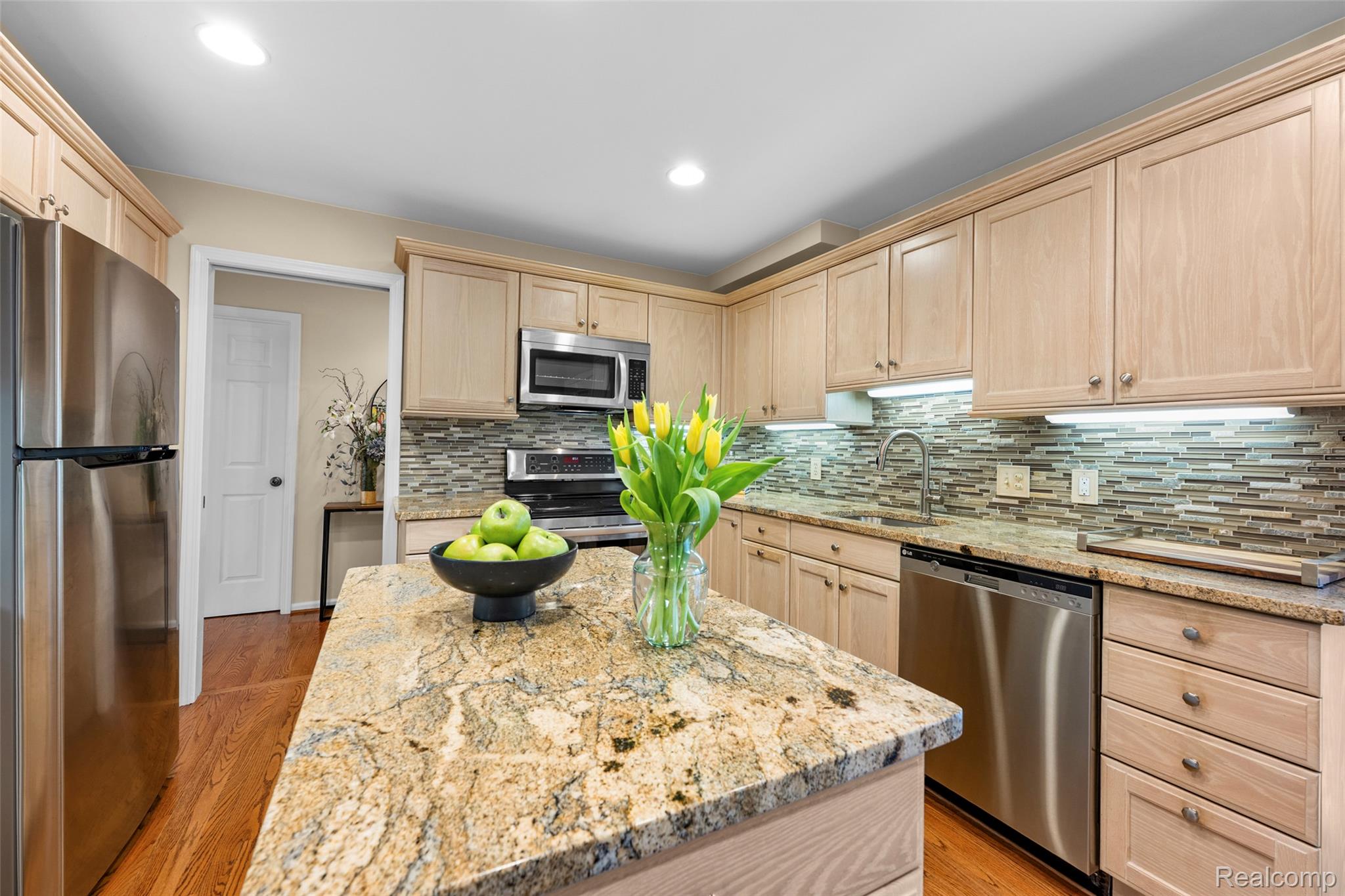 1204 S Timberview Trail