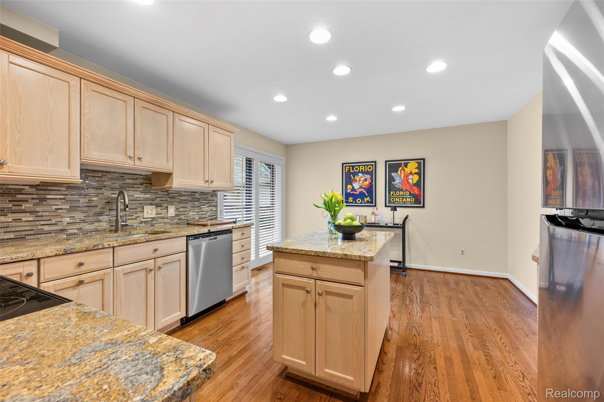 1204 S Timberview Trail