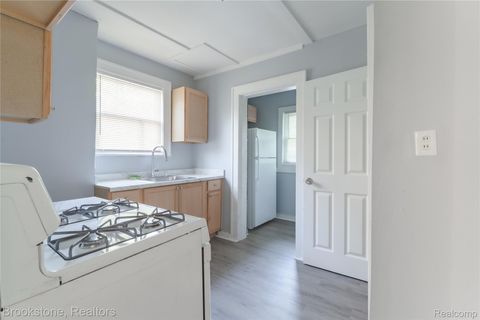 Tiny photo for 207 Oliver Street, Pontiac City, MI 48342 (MLS # 20251060992)