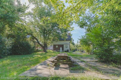 Tiny photo for 207 Oliver Street, Pontiac City, MI 48342 (MLS # 20251060992)