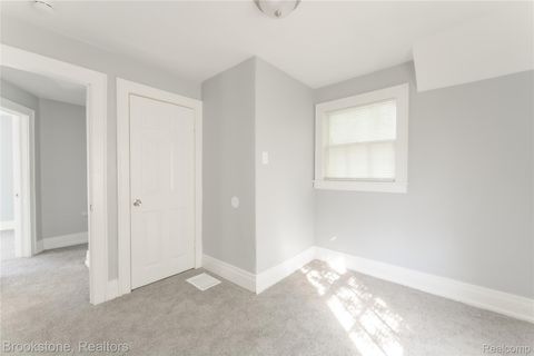 Tiny photo for 207 Oliver Street, Pontiac City, MI 48342 (MLS # 20251060992)