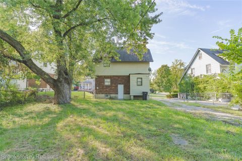 Tiny photo for 207 Oliver Street, Pontiac City, MI 48342 (MLS # 20251060992)