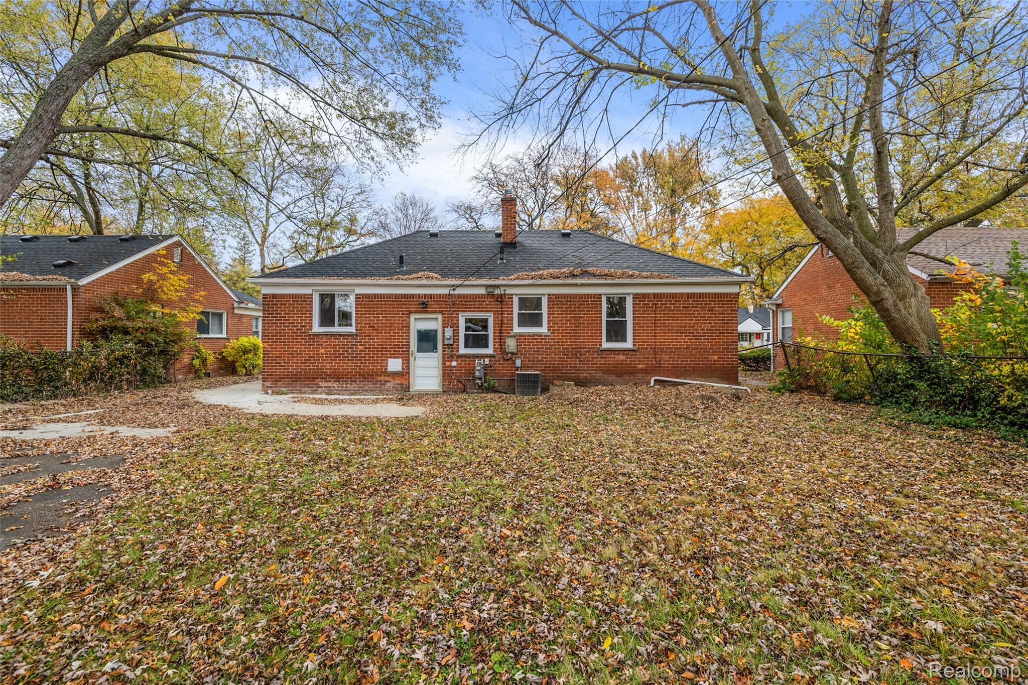 24221 Cloverlawn Street