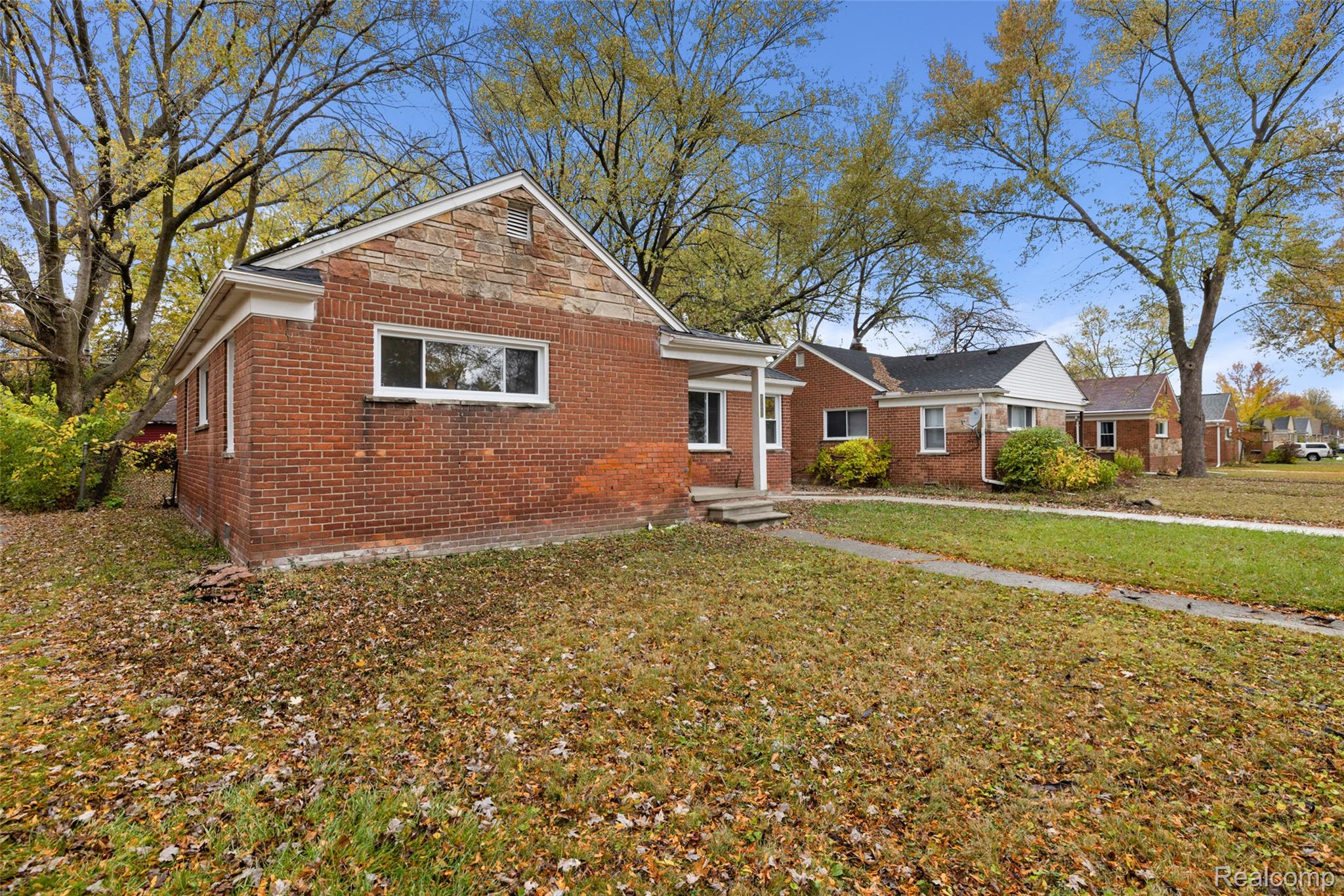 24221 Cloverlawn Street