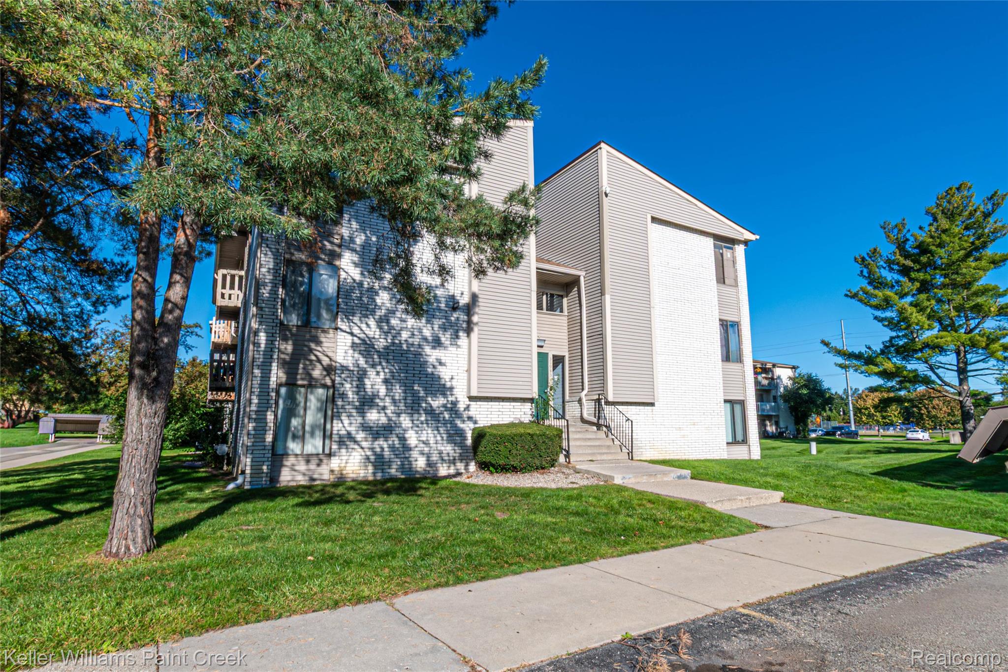 31993 W 12 Mile Road 313