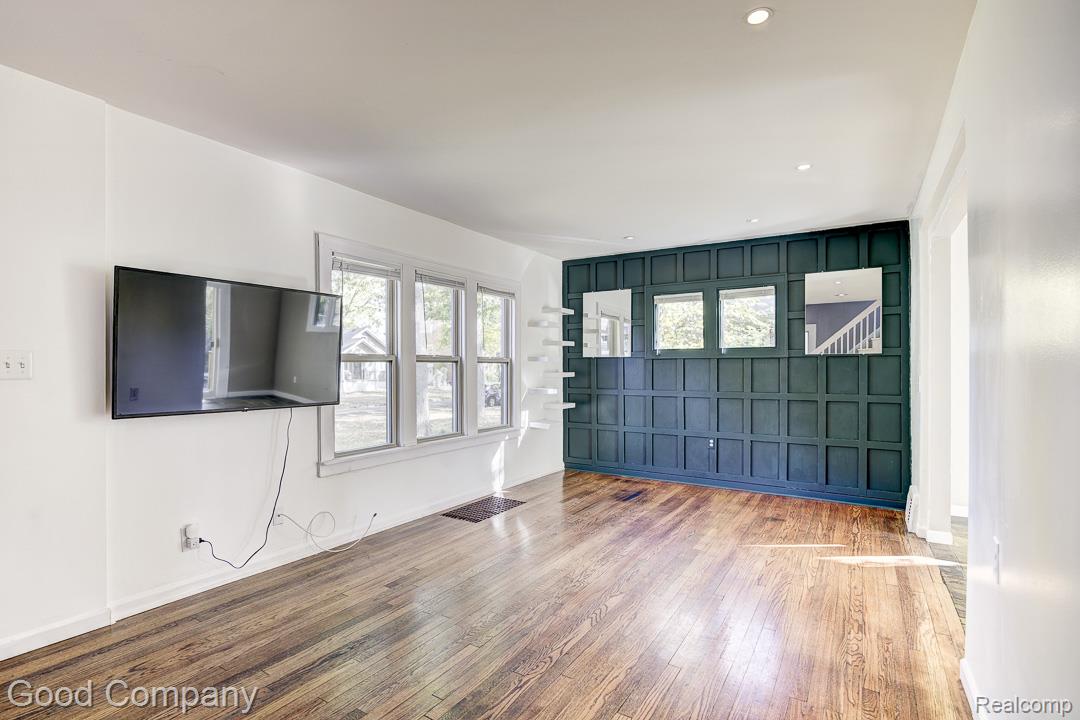 374 E Hazelhurst Street