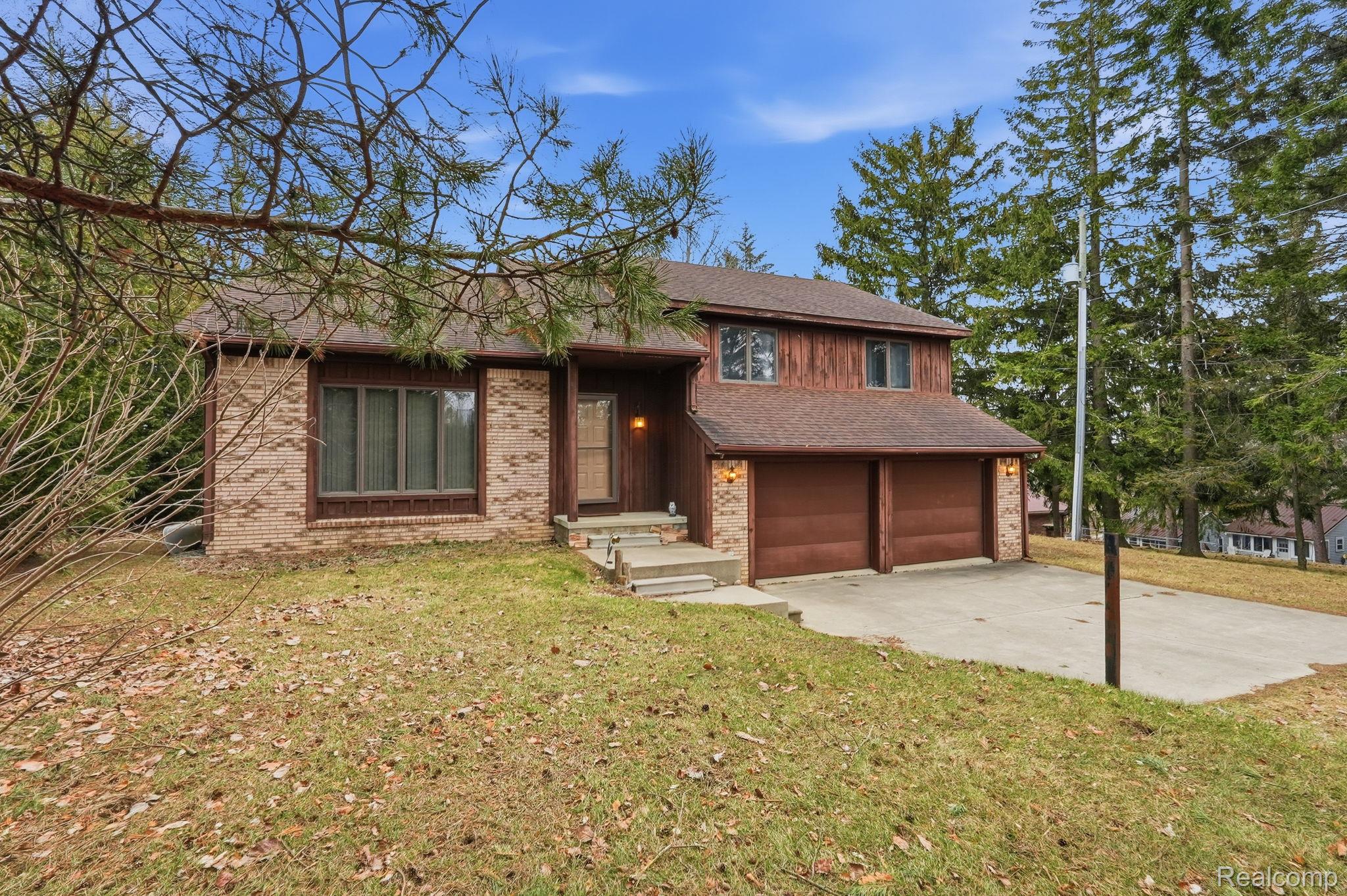 5436 N Lakeshore Road