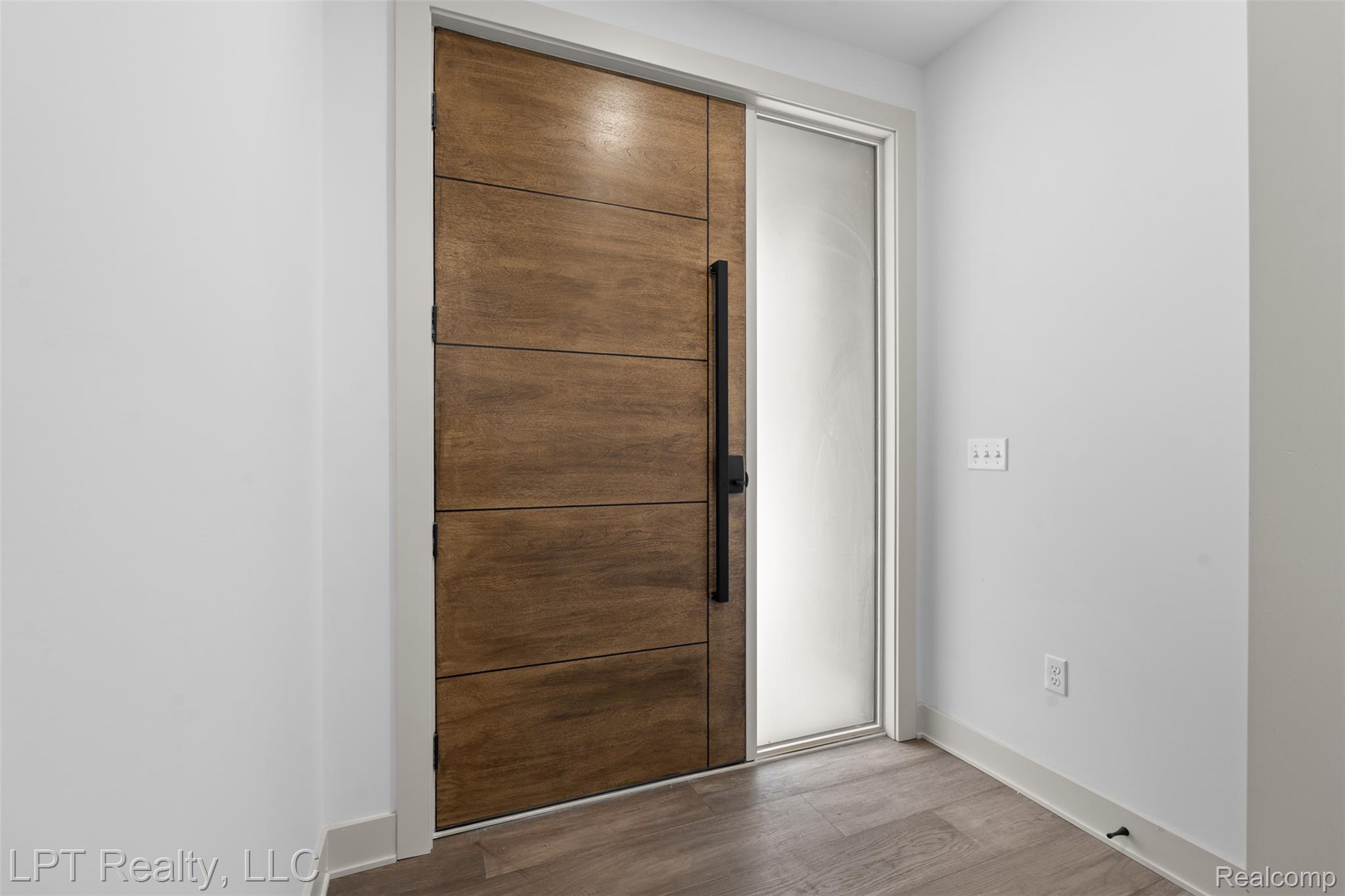 527 Walnut Street
