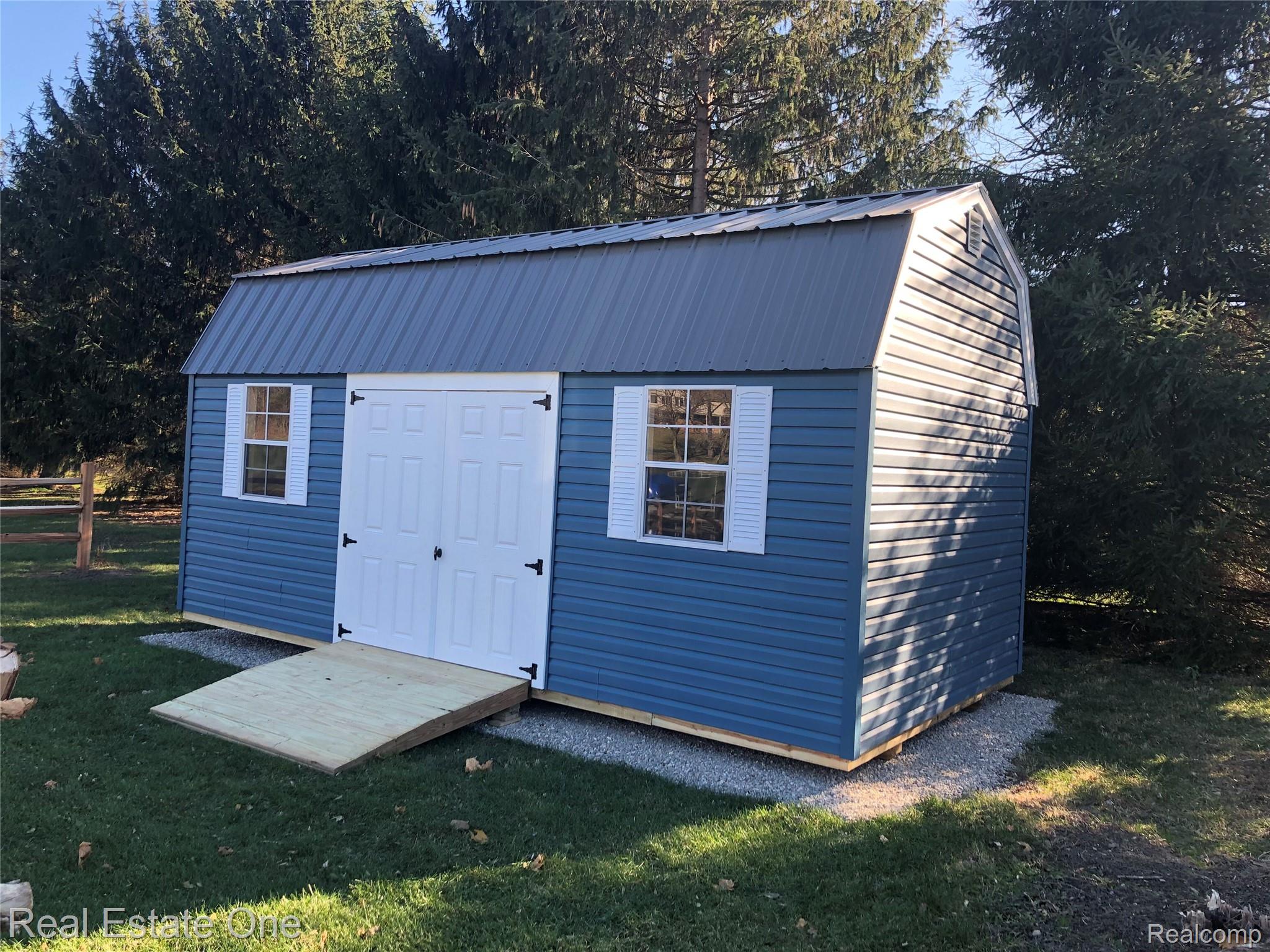 10911 Devil's Lake Hwy Highway