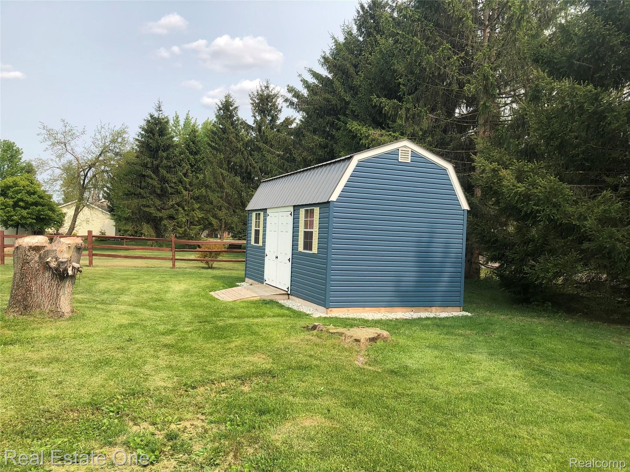 10911 Devil's Lake Hwy Highway