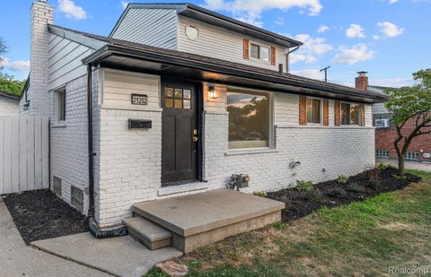 Photo of 31202 Summer Lane E, Fraser City, MI 48026 (MLS # 20261068932)