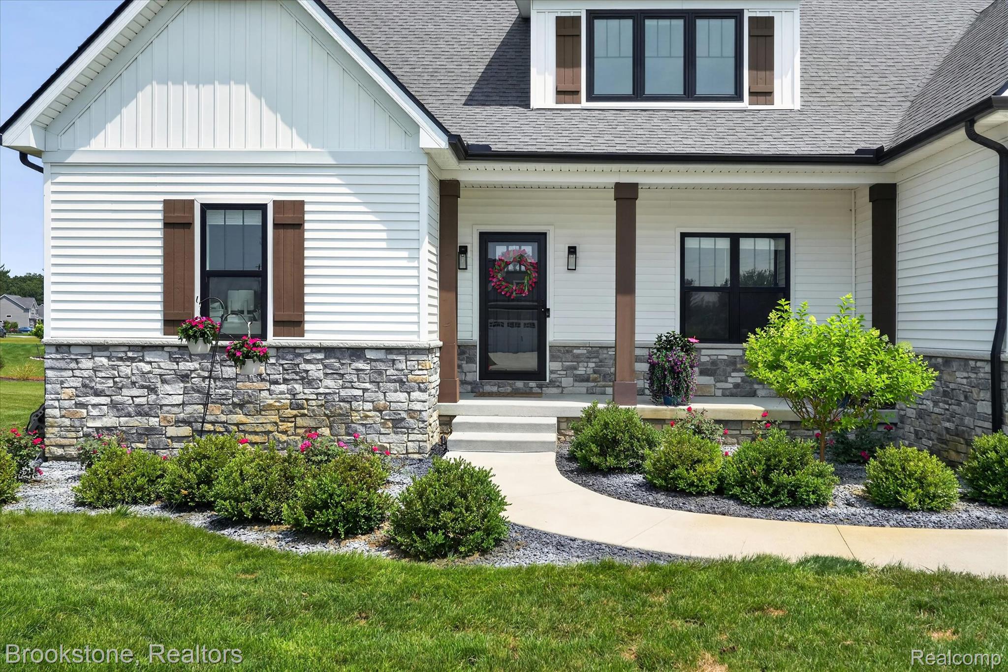 9830 Loretta Lane